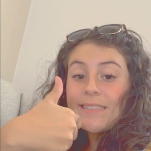 Meet your Posher, Andrea